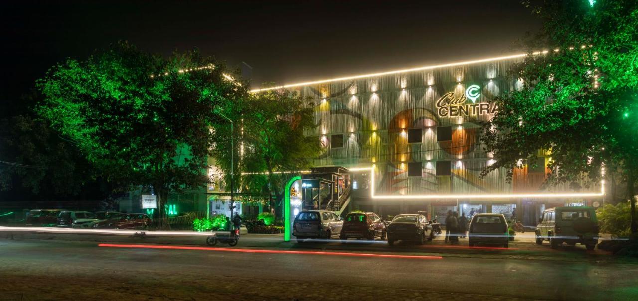 Club Central Bolpur Exteriör bild